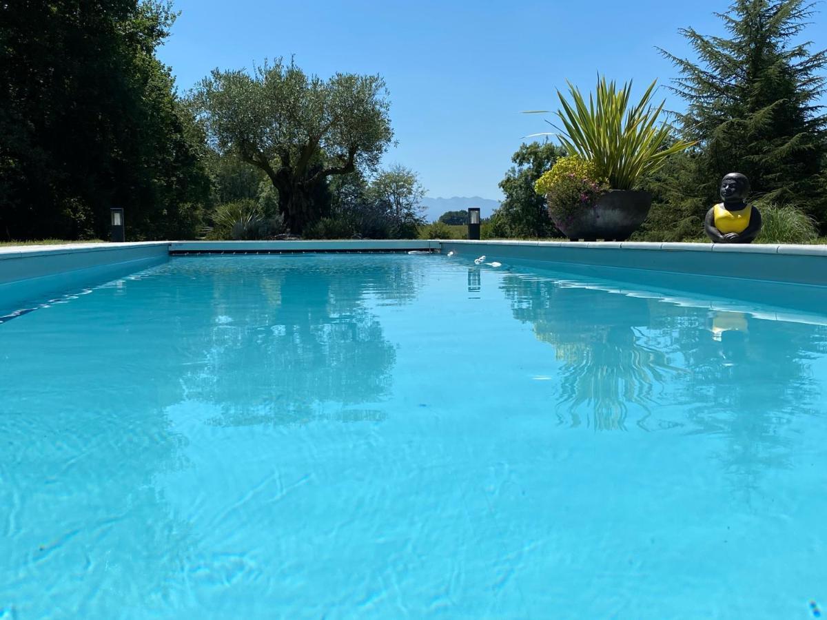 Aou Saintou Hotell Morlaas Exteriör bild