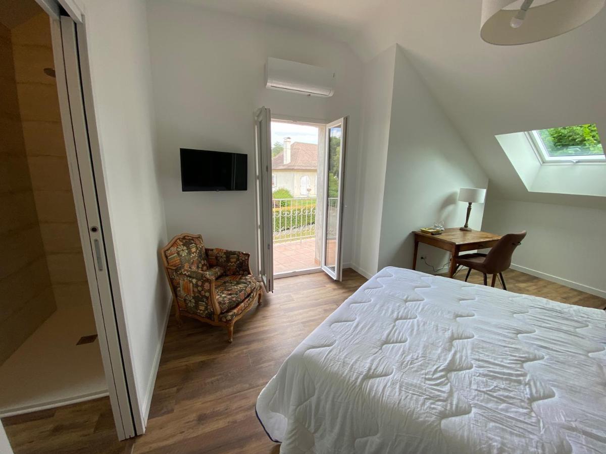 Aou Saintou Hotell Morlaas Exteriör bild