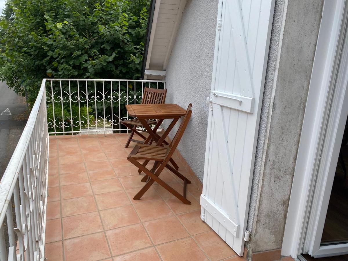 Aou Saintou Hotell Morlaas Exteriör bild
