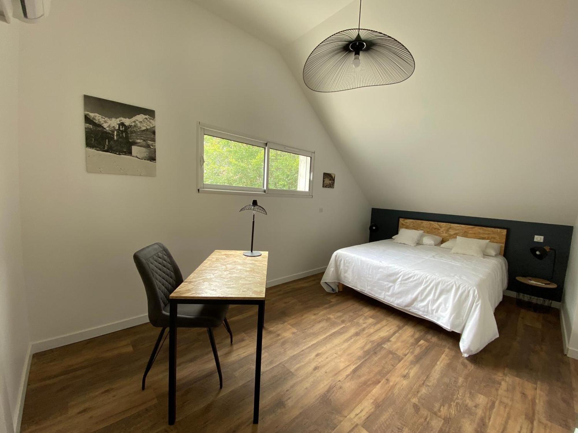 Aou Saintou Hotell Morlaas Exteriör bild