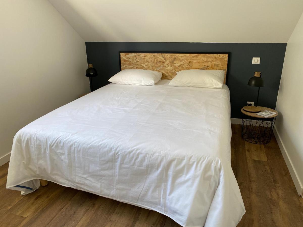 Aou Saintou Hotell Morlaas Exteriör bild